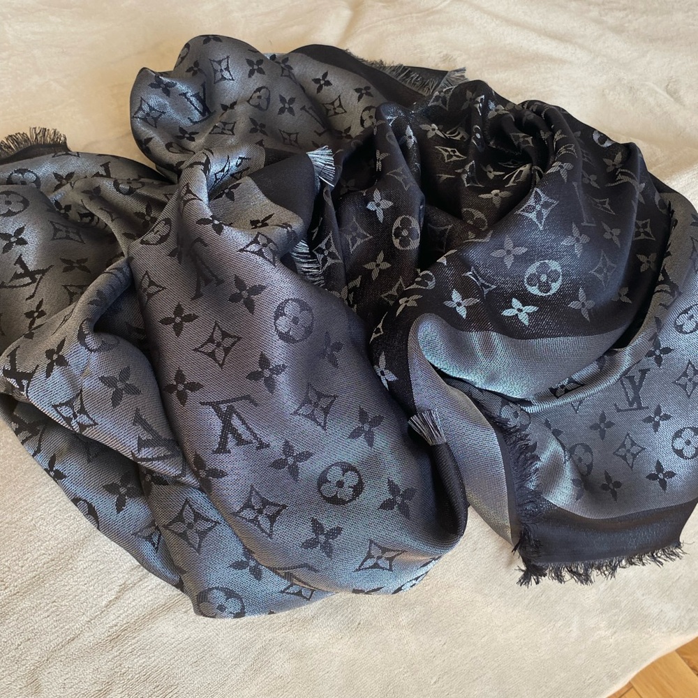 LV shawl ❤️new 🌹no box